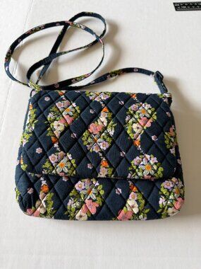 Vera Bradley navy floral cotton quilted crossbody purse, excellent condition